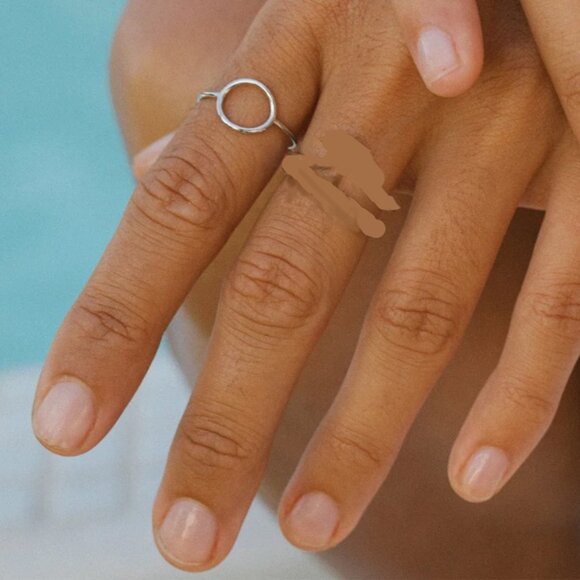 Simons Jewelry - Circle ring size 8